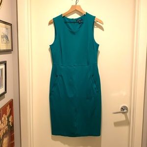 Lands’ End green sheath dress. Size 10. Has pockets!!